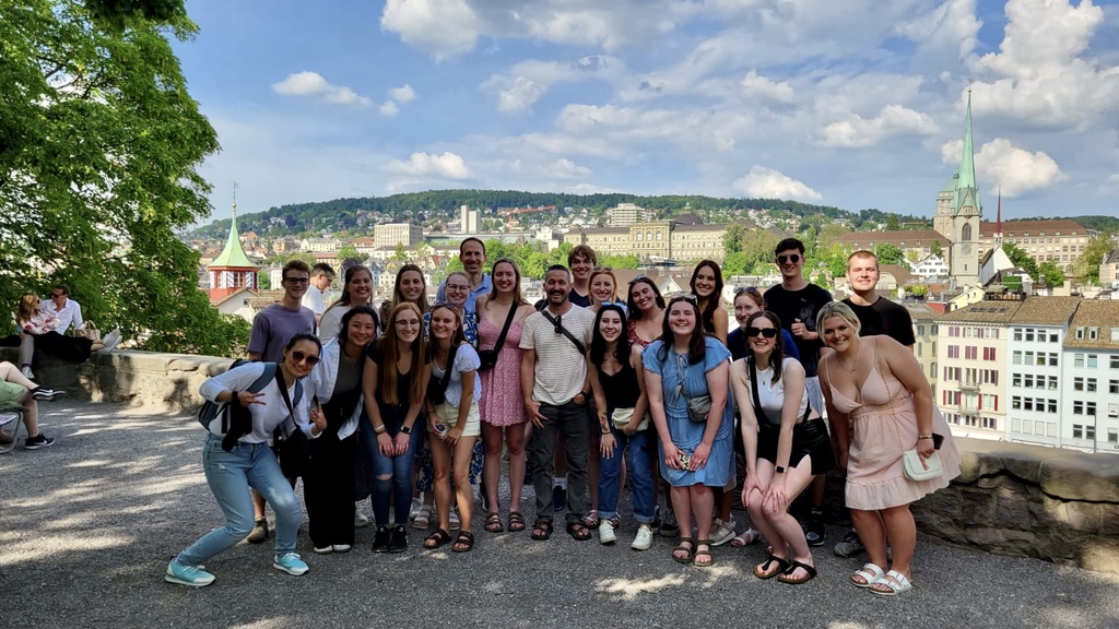 A large of group of students from CLAS in a European city during the summer of 2023